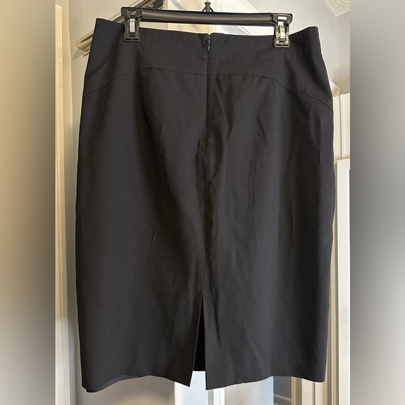 Banana Republic Pencil skirt - Picture 2 of 3